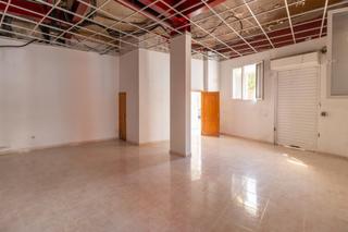 Location Local commercial à Calle matías padrón 96. Local en alquiler en arenales
