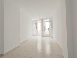 Pis a Calle almansa 37. Piso en venta cerca de playa de las canteras