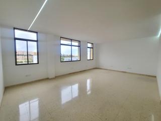 Lloguer Pis  Carretera de los tarahales. Piso recien reformado con posibilidad de compartir vivienda por