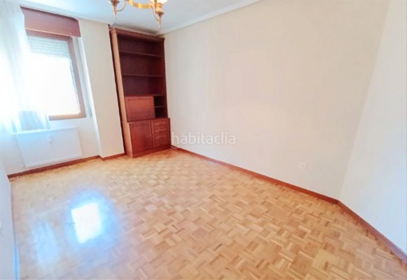 Foto 601eef6f-a905-4e53-8def-7181bfab1182. Flat with heating parking in El Carmen - Barrio Gimeno Burgos