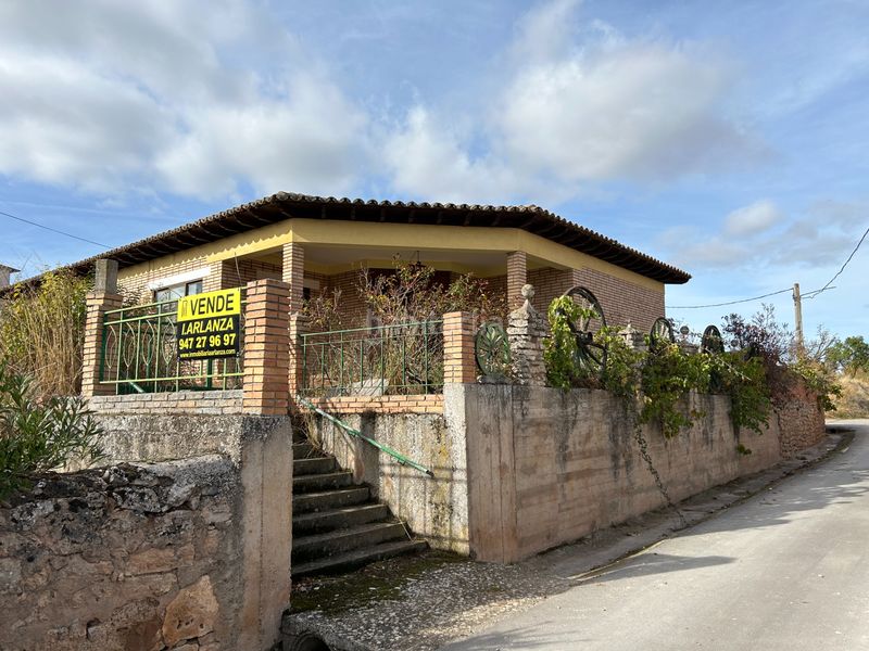 Foto 330e677e-365a-494b-a659-8354d7c8c3c0. Chalet mit kamin heizung in Santa María del Campo