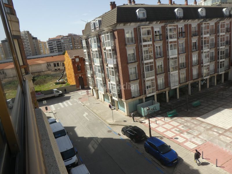 Foto 0e7de659-e1f0-47e7-9bc2-71da3eea448a. Pis amb aparcament a El Carmen - Barrio Gimeno Burgos