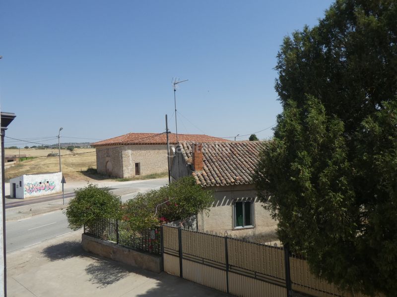 Foto 0a35b5eb-ae7a-49df-9fd5-5c71a6866cfe. Maison jumelée avec chauffage parking dans Presencio