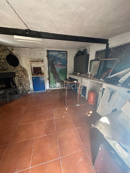 Foto 787ec85e-3f90-4177-911e-30d8f4545c0c. Casa adossada amb xemeneia calefacció a Castrillo del Val