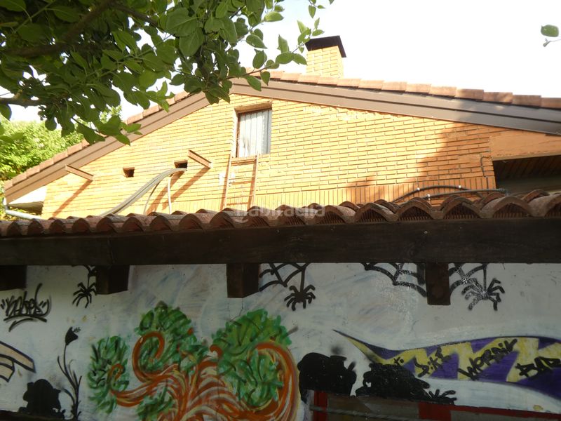 Foto d56e711a-d627-4e16-97ae-31794f5963f1. Casa adossada amb xemeneia calefacció a Castrillo del Val