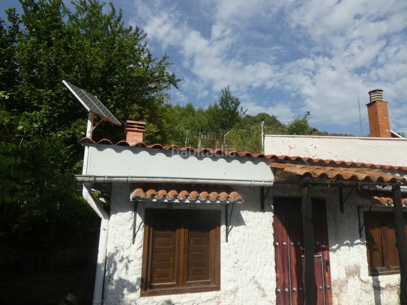 Foto e8a3fa36-8111-4792-ade2-73d8c27facb1. Casa adossada amb xemeneia calefacció a Castrillo del Val