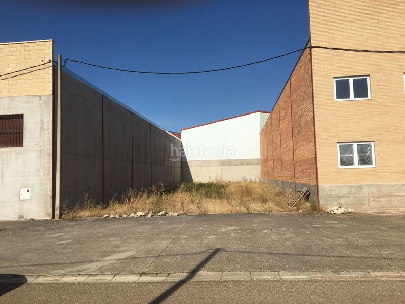 Foto ce5eacc8-4b1f-43ea-acdb-c95d0df08eff. Area edificabile industriale in Villalmanzo