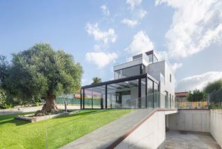 Maison à Maianca. Vivienda moderna con vistas al mar