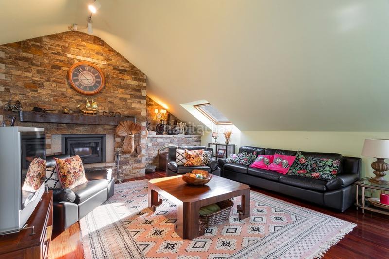 Foto 3ebee578-506e-4efd-8549-aeae9af5761c. Casa con riscaldamento parcheggio piscina in Nós Oleiros