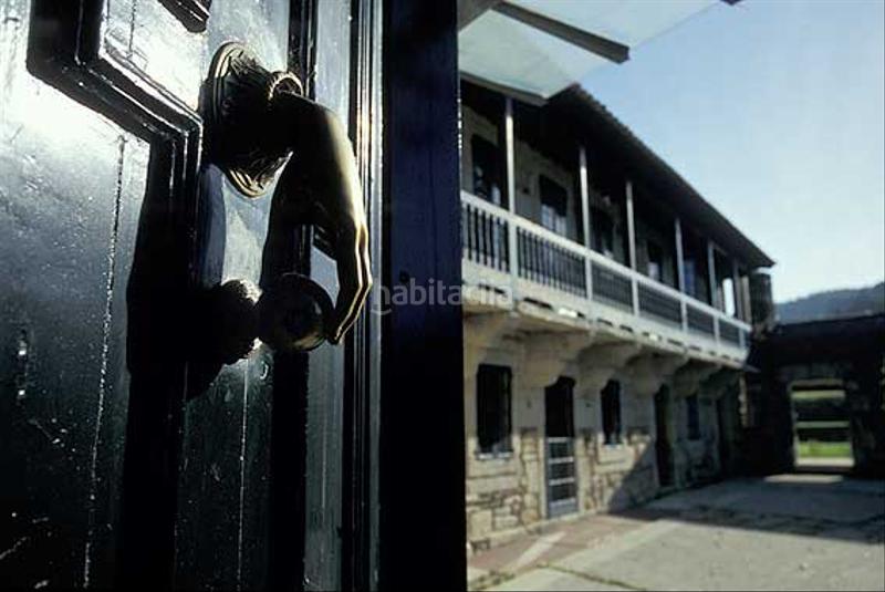 Foto 30b00b80-c9dc-42e1-bd8a-1611b42f23e1. Masia amb calefacció piscina a Neda