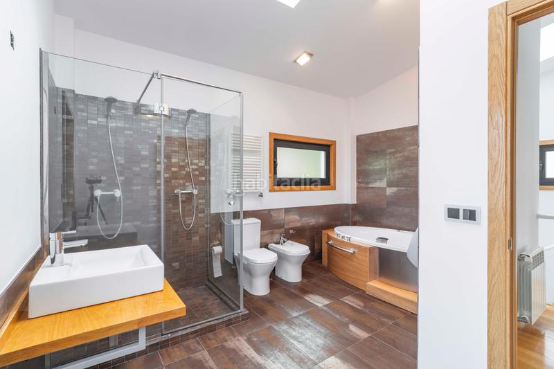 Foto ac4b2876-4ac9-488a-bd3b-29ff3aca398c. Casa con riscaldamento parcheggio in Loureda - Lañas - Barrañán Arteixo