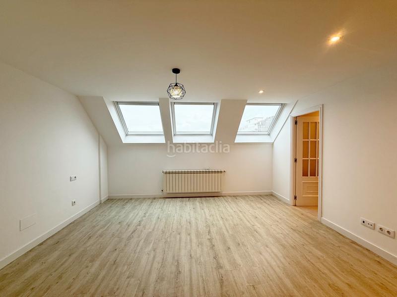 Foto 0a1e43f7-3c7f-4118-bbad-d23e8bac6e83. Rent penthouse with heating parking in Riazor - Visma Coruña (A)