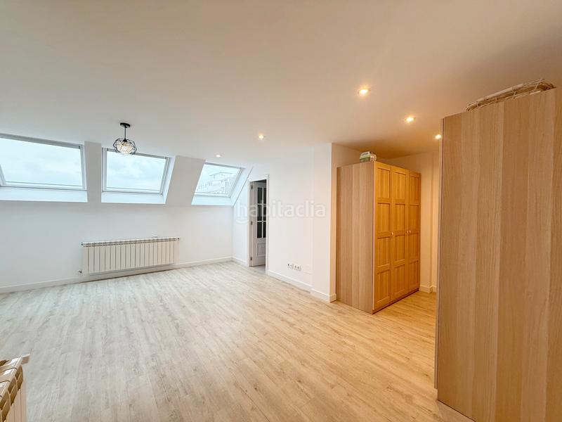 Foto 564a421b-1c63-413c-bfec-8c239931597a. Rent penthouse with heating parking in Riazor - Visma Coruña (A)