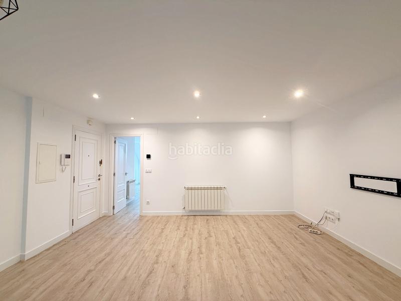 Foto cc04fc0b-0dd1-460d-bdae-55c491e8a52d. Rent penthouse with heating parking in Riazor - Visma Coruña (A)