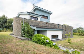 Casa a Bergondo. Magnífica casa de piedra