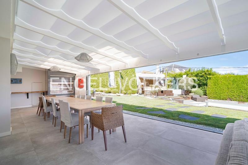 Foto 0a236200-3e04-4ce8-a1fa-3af44fde9ddf. Casa amb calefacció aparcament piscina a Elviña - A Zapateira Coruña (A)