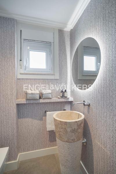 Foto 13158c4b-aa61-4850-877d-cb4094e8ccbd. Casa amb calefacció aparcament piscina a Elviña - A Zapateira Coruña (A)