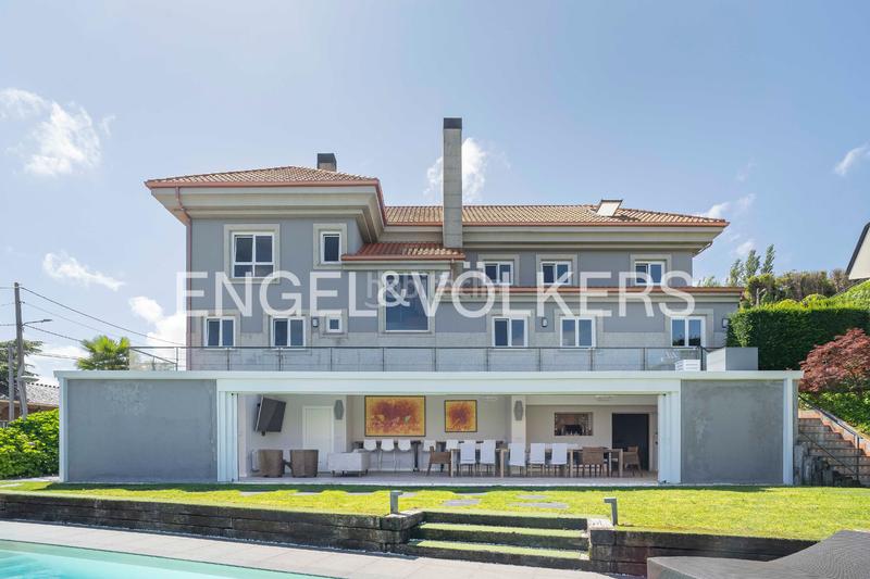 Foto 587c1db7-600b-4311-9401-0c15cb400b93. Casa amb calefacció aparcament piscina a Elviña - A Zapateira Coruña (A)