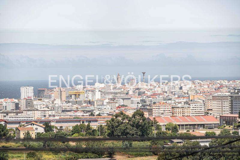 Foto 67ed4411-a791-4dc7-92a1-eeee213d66e4. Casa amb calefacció aparcament piscina a Elviña - A Zapateira Coruña (A)