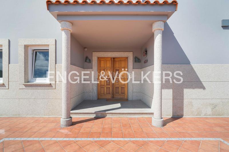 Foto 736a03ef-b153-433e-9a4a-2711bf6db183. Casa amb calefacció aparcament piscina a Elviña - A Zapateira Coruña (A)