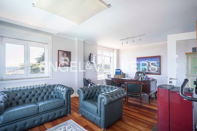 Foto 765b513d-1abc-4bfa-a1d8-4c1d416aa672. Casa amb calefacció aparcament piscina a Elviña - A Zapateira Coruña (A)