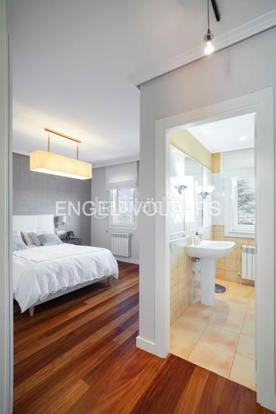 Foto e47774d9-c7f7-44b1-becc-29ab3b052897. Casa amb calefacció aparcament piscina a Elviña - A Zapateira Coruña (A)