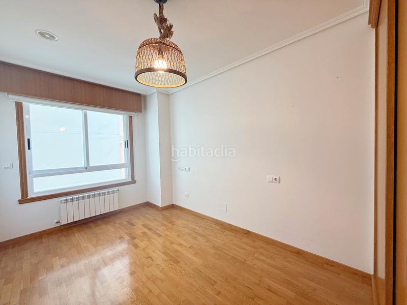 Foto 5d75833a-2185-45da-b7e9-2441b9f3dfb2. Location appartement avec chauffage parking dans San Pablo - Juan Flórez Coruña (A)