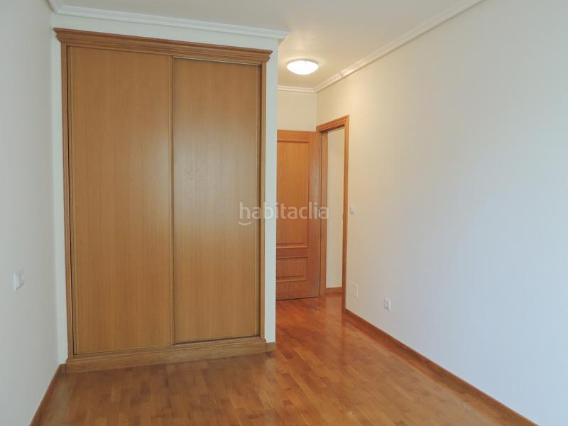 Foto a110983d-57e6-4478-ba6c-330e697dc1c0. Location appartement avec chauffage parking dans San Pablo - Juan Flórez Coruña (A)