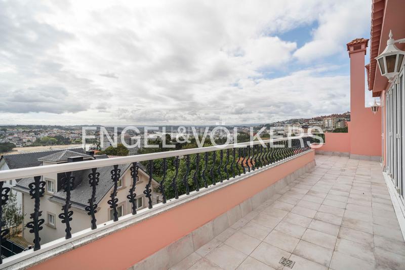 Foto 30684032-6dcf-40ca-ba5f-782f1953d3b9. Casa amb calefacció aparcament a Eirís Coruña (A)