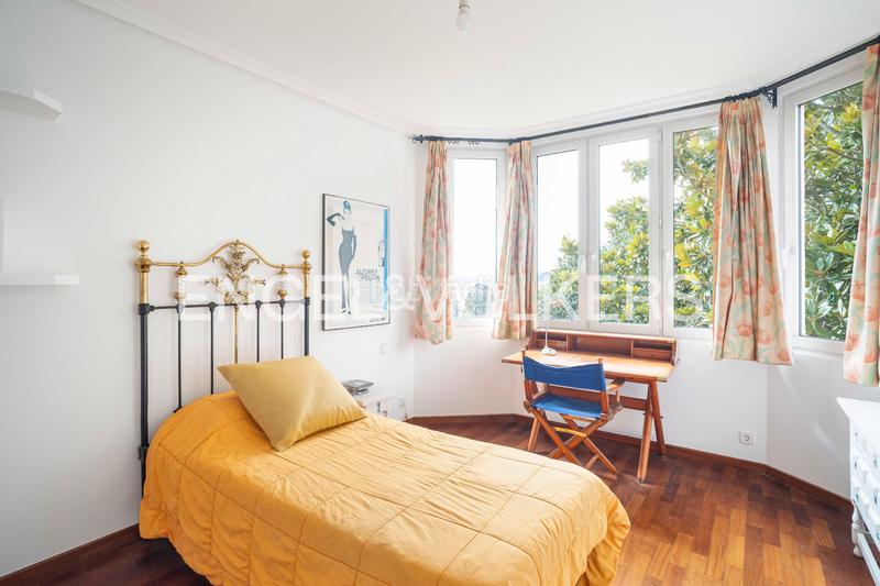 Foto 38b9e01e-2360-41a2-8ad7-292df86a2a60. Casa amb calefacció aparcament a Eirís Coruña (A)