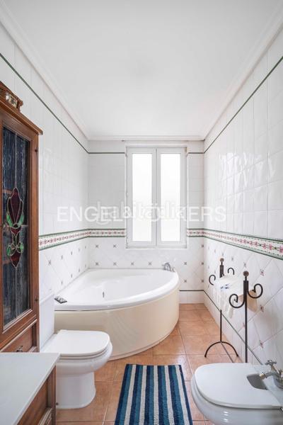 Foto 881756c2-f4d1-4d41-906c-263ce6240cc1. Casa amb calefacció aparcament a Eirís Coruña (A)