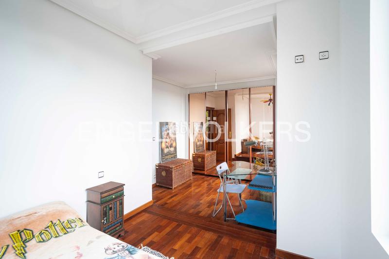 Foto 91e17961-33ac-411f-a898-a5537ce9c3d7. Casa amb calefacció aparcament a Eirís Coruña (A)