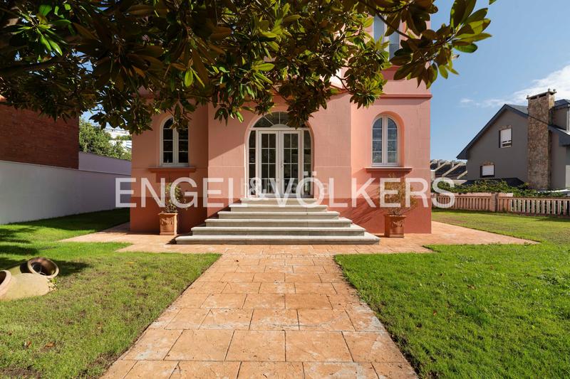 Foto a83ef228-b167-45d2-9236-9d1cc43c7d5d. Casa amb calefacció aparcament a Eirís Coruña (A)