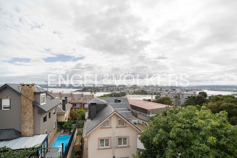 Foto b79e4b4b-f423-43ff-b906-933d8d1833e6. Casa amb calefacció aparcament a Eirís Coruña (A)