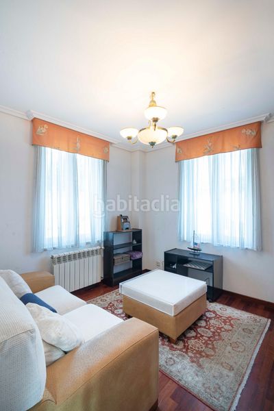Foto 749c7d03-7350-44b1-a8d0-12438518bdd3. Casa con riscaldamento parcheggio in Eirís Coruña (A)