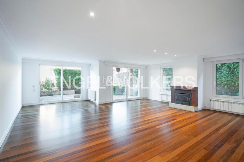 Foto 098a838d-2a8e-4579-805a-f8c968aa2c05. Semi detached house with heating parking pool in Liáns Oleiros