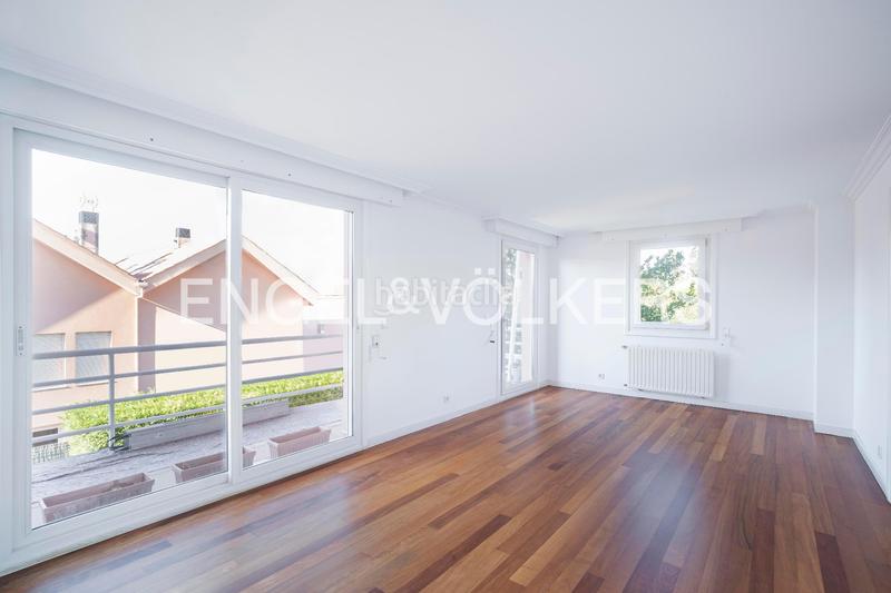 Foto 1180f78a-caf0-46f7-a45d-a5afdf965cc0. Semi detached house with heating parking pool in Liáns Oleiros