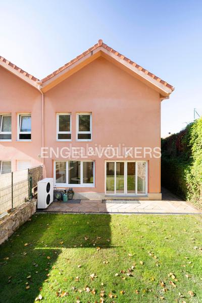 Foto 1f937399-118e-4430-8cc0-c83788f7cffc. Semi detached house with heating parking pool in Liáns Oleiros