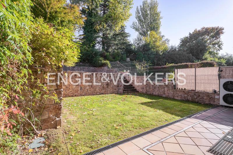 Foto 9c0a225c-5e2f-445b-ab30-a57b542b5615. Semi detached house with heating parking pool in Liáns Oleiros