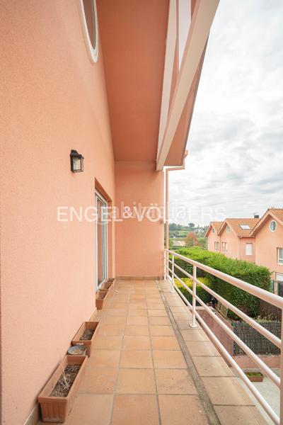 Foto a7efd0a3-a7c3-4011-a12b-3c5e51901776. Semi detached house with heating parking pool in Liáns Oleiros