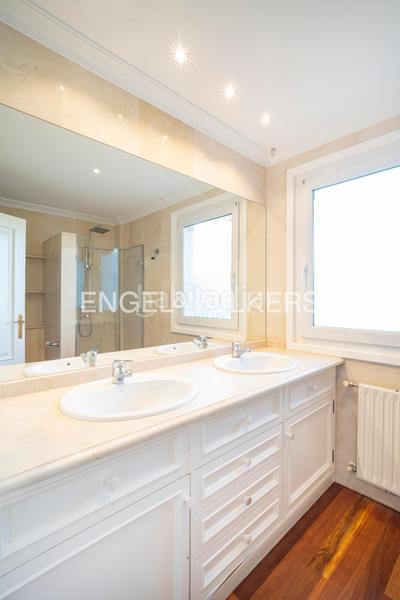 Foto c9067bfc-b798-49c6-87cf-d322e68d17a6. Semi detached house with heating parking pool in Liáns Oleiros