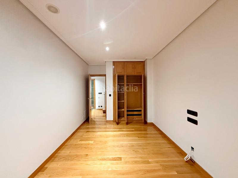 Foto 0707d4e2-b863-4f5b-9f30-5969dfe82fde. Lloguer dúplex amb calefacció aparcament a Perillo Oleiros