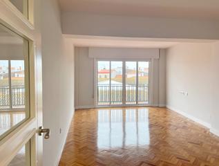 Location Appartement à Ciudad Vieja. Piso reformado de tres dormitorios en ciudad vieja