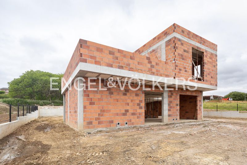 Foto cd0523ce-a609-4d9b-b12c-487bf143bb7d. Casa amb calefacció aparcament piscina a Miño