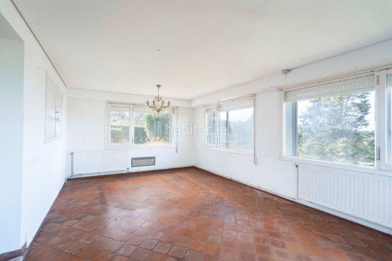 Foto f975882d-99c1-4798-b51f-e5bf01f55e7a. Casa con riscaldamento parcheggio piscina in Elviña - A Zapateira Coruña (A)