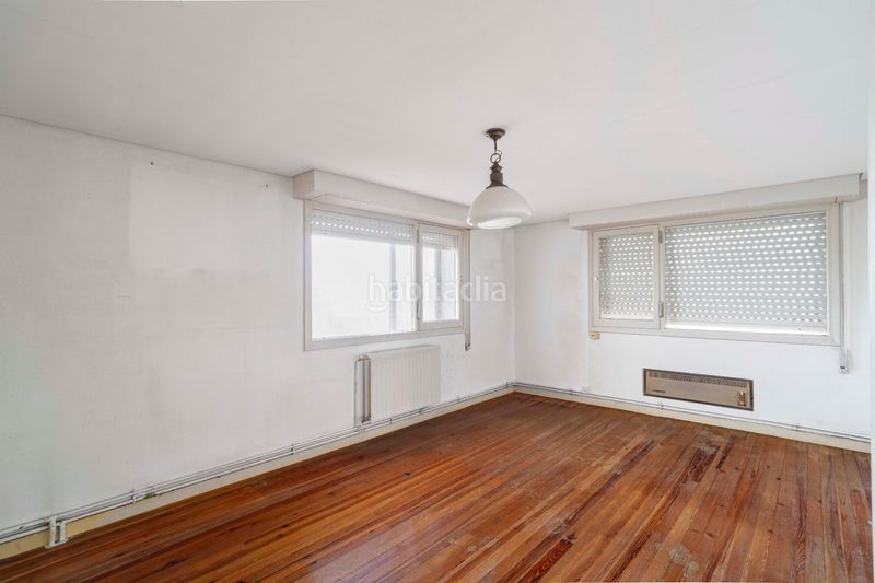 Foto faaeb53b-c2ff-46e6-9373-639871dd6821. Casa con riscaldamento parcheggio piscina in Elviña - A Zapateira Coruña (A)