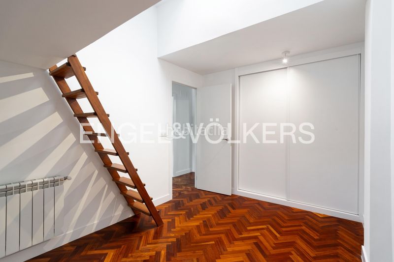 Foto 8615a91a-7a09-429a-bdaf-00a7a0943fea. Pis amb calefacció a San Pablo - Juan Flórez Coruña (A)