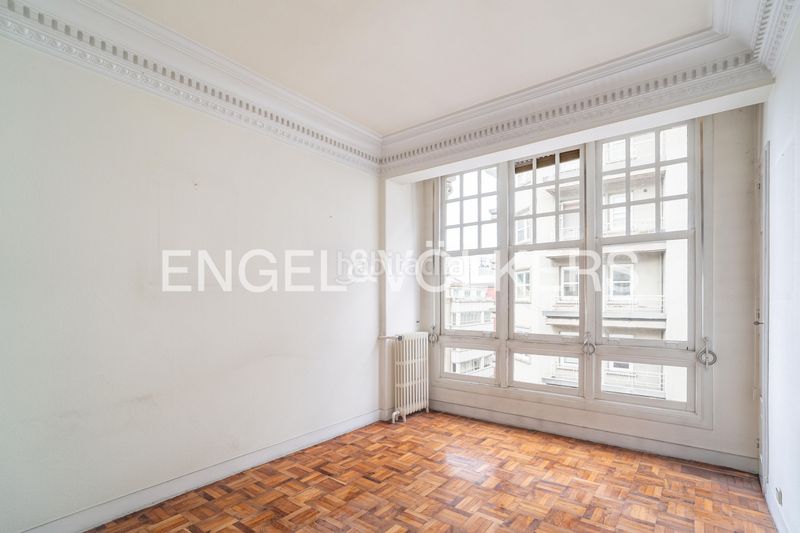 Foto 3611ed2f-2dc8-4958-88b3-1f57c30aacc9. Àtic amb calefacció aparcament a Ensanche Coruña (A)