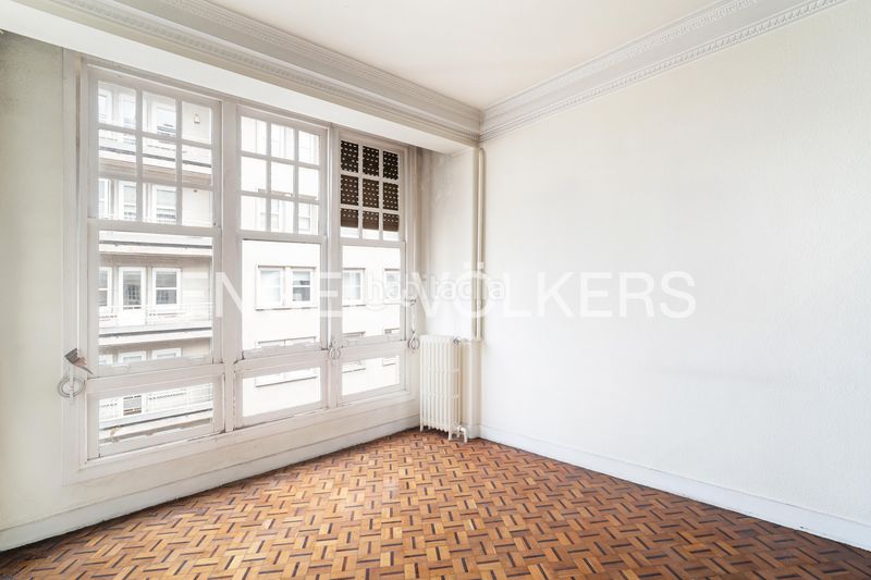 Foto 42bb206f-eeab-4733-9753-964e80052d80. Àtic amb calefacció aparcament a Ensanche Coruña (A)