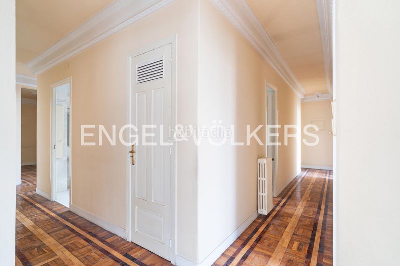 Foto afeddb1c-0211-4ef4-9e3b-ce4d167b99f8. Àtic amb calefacció aparcament a Ensanche Coruña (A)